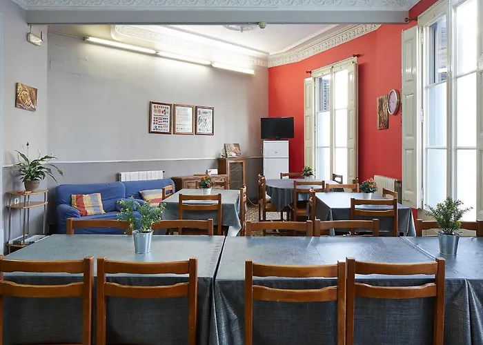 Estudiantes Balmes Apartment