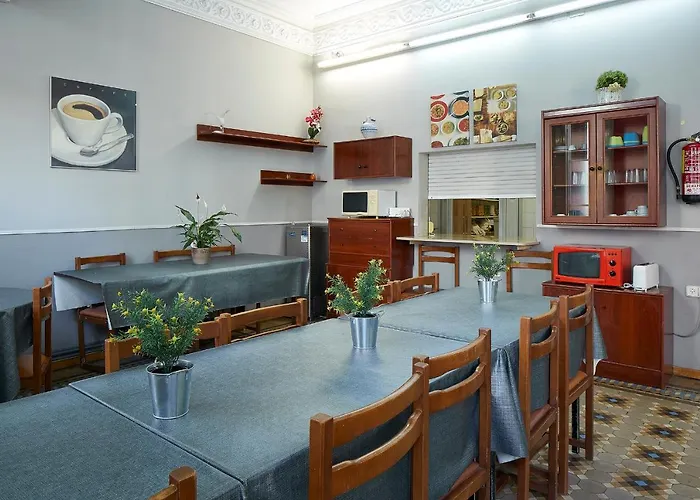 Estudiantes Balmes Apartment *