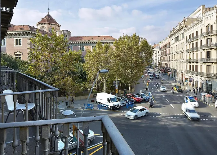 Estudiantes Balmes Apartment